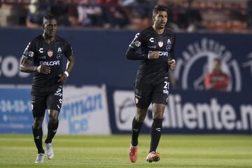 A sus 29 años y tras petición de Pedro Caixinha, Herrera firmó con el Rangers, equipo de Escocia donde participó en 19 encuentros y solamente anotó un gol, la salida del técnico portugués afectó su continuidad en el equipo. Para el Apertura 2018 volvió a México con el Santos.