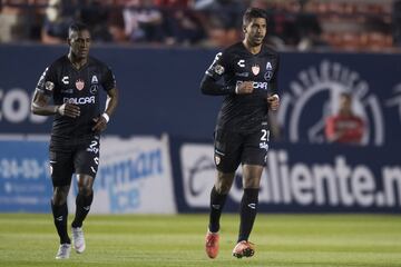 A sus 29 años y tras petición de Pedro Caixinha, Herrera firmó con el Rangers, equipo de Escocia donde participó en 19 encuentros y solamente anotó un gol, la salida del técnico portugués afectó su continuidad en el equipo. Para el Apertura 2018 volvió a México con el Santos. 