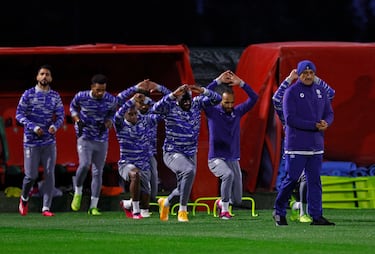 Al Dawsari, Kanno y cracks extranjeros