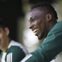 Error de Quiñones en proceso de naturalización atrasaría su llamado