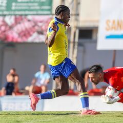 Etta Eyong llama a la puerta del primer equipo