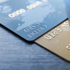 ¿Puedo cancelar una tarjeta de crédito si tengo una deuda sin pagar?