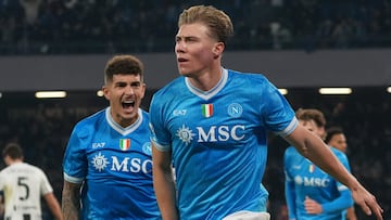 NAPOLI (Italy), 07/12/2025.- Napoli's Rasmus Hojlund celebrates scoring the 2-1 goal during the Italian Serie A soccer match between SSC Napoli and Juventus FC, in Naples, Italy, 07 December 2025. (Italia, Nápoles) EFE/EPA/CESARE ABBATE