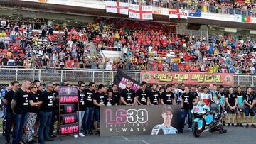 El homenaje a Salom en el paddock de Montmeló.