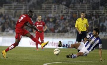 El centrocampista de la Real Sociedad, Markel Bergara y el mediocentro francés del Getafe Abdoul Karim Yoda.