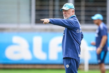 El incierto futuro de Alexander Aravena: semanas de definiciones