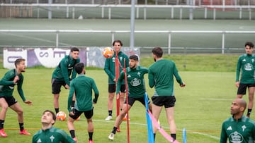 La duda en el once del Racing de Ferrol en Almería está en el lateral derecho.