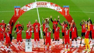 El Liverpool levantará la Premier distanciados 'a lo Salzburgo'
