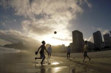 La playa de Copacabana fue el centro del fútbol por varias semanas.