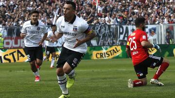 Esteban Paredes anotó 16 goles, en 18 Superclásicos por Colo Colo.