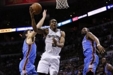 Leonard, un coloso en defensa y en ataque.