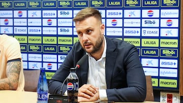 Juan Cala en su primera intervención como secretario técnico del Cádiz CF.