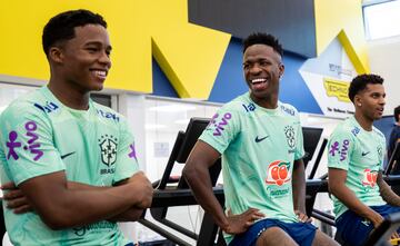Actualmente Endrick Felipe juega como delantero en el S. E. Palmeiras del Campeonato Brasile?o de Serie A.