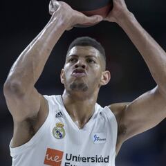 Walter Tavares guió al Real Madrid con un tapón al final