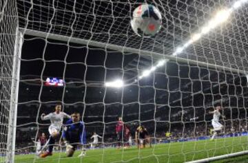 1-1. Benzema anota el primer gol.