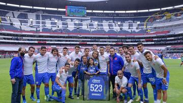Cruz Azul realiza homenaje a Julio Cesar Domínguez