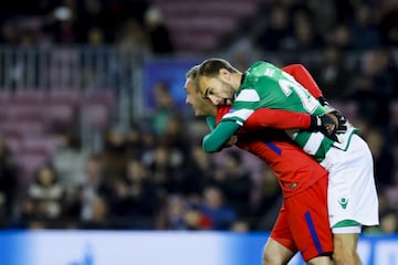 Jasper Cillessen y Bast Dost.