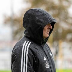 Cristóbal resiste en el banquillo del Racing de Ferrol