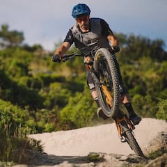 Así aprovecha Mario Morata las nuevas líneas de La Fenasosa Bike Park