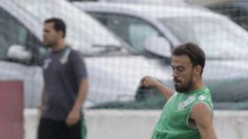Matilla, durante un entrenamiento con el Betis esta temporada.
