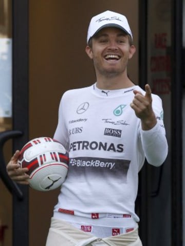 5. Nico Rosberg (Mercedes) gana 13.5 millones de euros. 