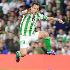 Andrés Guardado, titular en el empate del Betis en casa