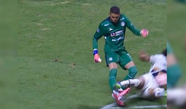 Así quedó la pierna de Kevin Mier tras la dura entrada de Adalberto Carrasquilla en el Cruz Azul vs Pumas