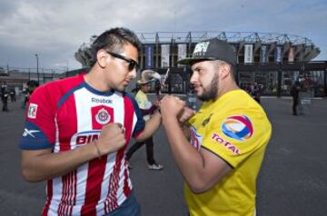 Mira el Color del Clásico Nacional celebrado en el Estadio Azteca en una nueva batalla entre el América y las Chivas.