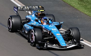 Alonso no puede ni salir