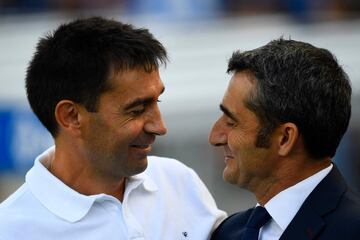 Saludo de los entrenadores Asier Garitano y Valverde 