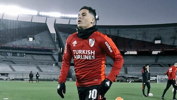 Juan Fernando Quintero entrenando con River Plate.