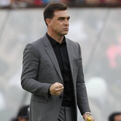 Pablo Guede no piensa en Pumas ni Xolos, sólo en ser campeón en Chile