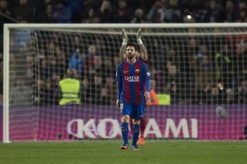 El Barcelona aún no se repone de su pesadilla en París. Los de Luis Enrique ganaron ante el Leganés por 2-1 gracias a un penalti convertido por Messi al 89’. El resultado es lo de menos: el conjunto blaugrana fue superado por los ‘Pepineros’, quienes convirtieron al arquero alemán, Ter Stegen, en la figura del encuentro. Con 48 puntos, el Barcelona se encuentra en el tercer lugar de LaLiga y sigue a la caza del Real Madrid, pero las sensaciones son mucho peores…