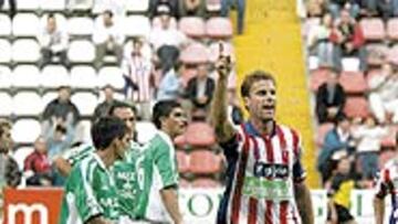 <B>FESTIVAL DE GOLES</B>. El Molinón vio ayer ocho goles entre los dos equipos.