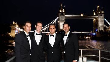 Rafael Nadal, Andy Murray, Roger Federer y Novak Djokovic posan antes de la cena de la Laver Cup.