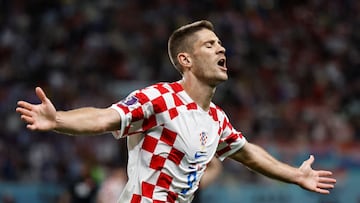 Andrej Kramaric festeja uno de sus goles en contra de los canadienses en la fase de grupos de la Copa del Mundo de Qatar.