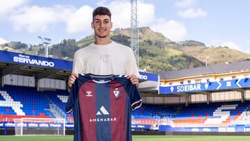 La cantera armera continúa afianzándose: Carrasco, renovado