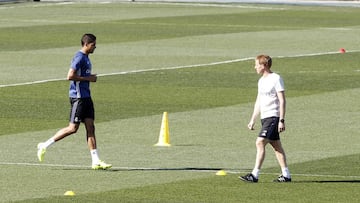 Varane se ejercitó al margen del grupo.