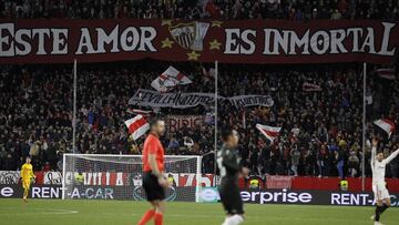 Pancarta de &#039;Los Biris&#039; ante el Krasnodar en Europa League.