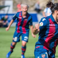 Charlyn Corral afina la puntería y anota en victoria del Levante