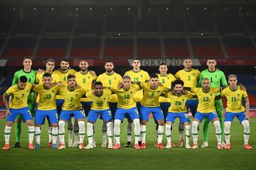 Los jugadores de Brasil posan antes del inicio del encuentro. 