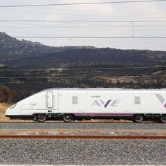 Renfe lanza sus ‘Superprecios’ con billetes desde 15 euros y Ouigo contraataca: precios, destinos y cuándo salen a la venta