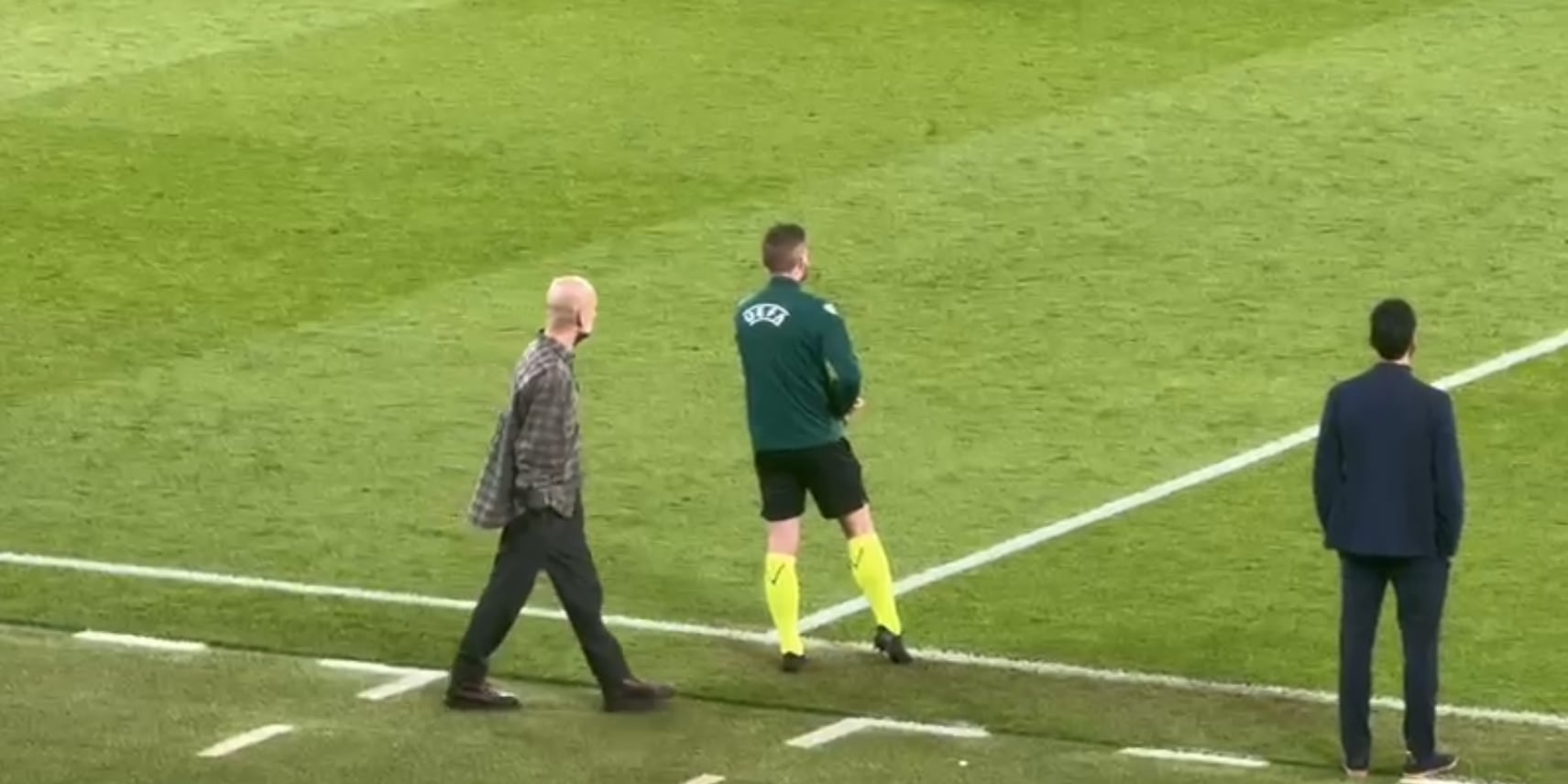 Lo que hizo Guardiola según pitó el árbitro: va a hacer reflexionar al madridismo y mucho