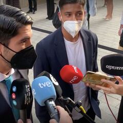 Carlos Soler recibe la medalla al mérito deportivo