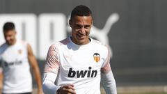 Rodrigo Moreno, en un entrenamiento con el Valencia.