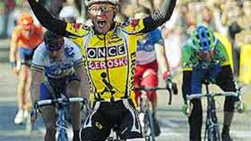 <b>SE FUMO A BROCHARD.</B> Joaquín Rodríguez, Purito, festeja su triunfo.