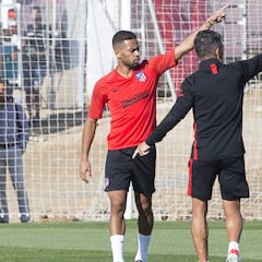 Lodi: clases particulares de defensa con el Cholo y Vivas