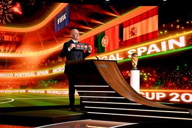 España compartirá sede con Portugal y Marruecos, además de Argentina, Paraguay y Uruguay en conmemoración del centenario de la primera Copa del Mundo. Además, se espera que la final mundialista se celebre en el nuevo estadio Santiago Bernabéu, donde juega como local el Real Madrid.