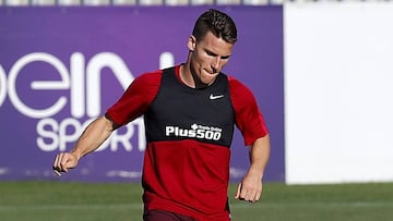 Gameiro entrena con el Atlético.