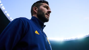 Gignac a punto de desnucarse en unas escaleras mecánicas